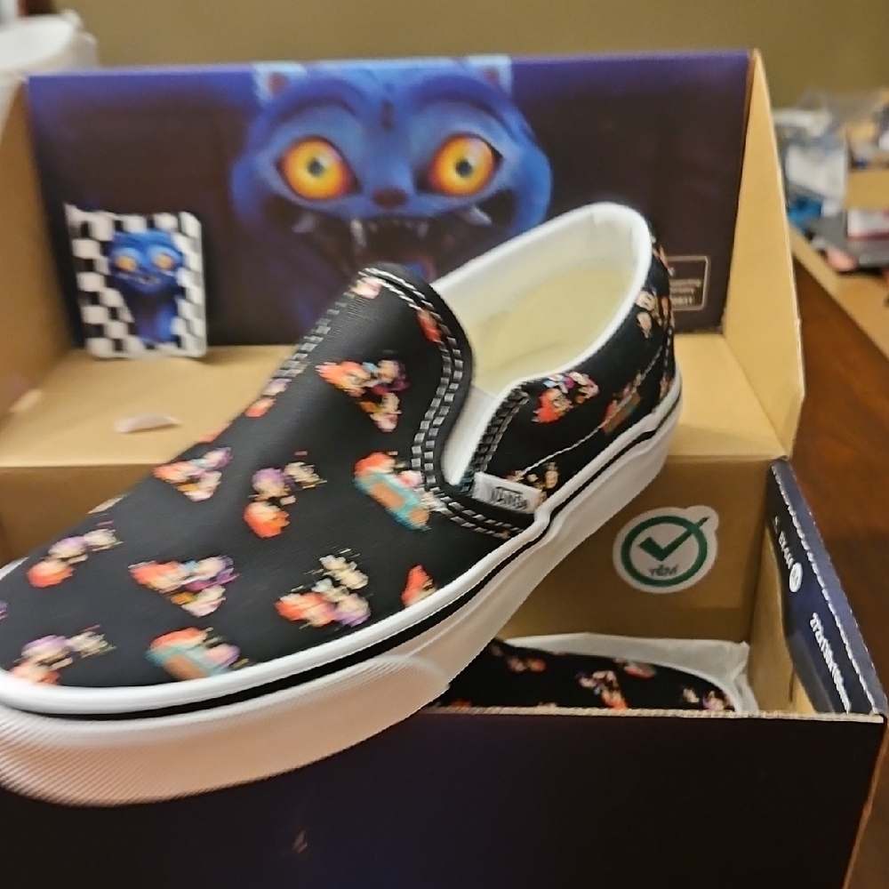 Vans Kids Slip-On Sneakers - Black with Colorful Print - Picture 3 of 8